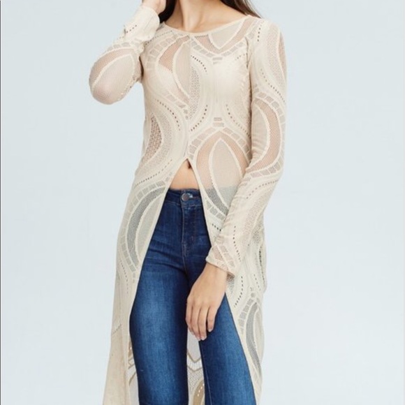 Lace Front Slit Top - Picture 4 of 4